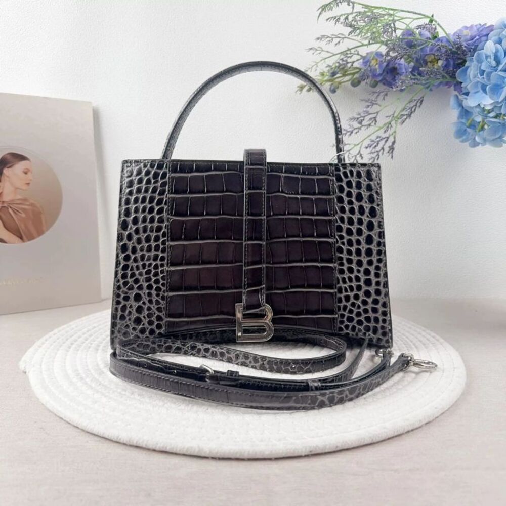Balenciaga Women Pre-Loved Bag Very Good Condition